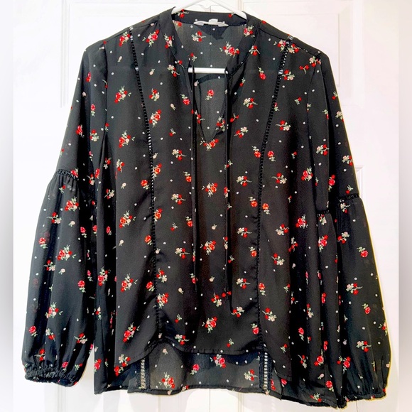 Jack By Bb Dakota Blouse Black and red Floral Bishop Sleeve V Neck Tie Sz Small - Picture 1 of 10